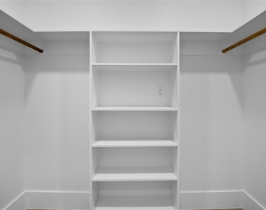 104 W Stone Street - Photo Thumbnail 18