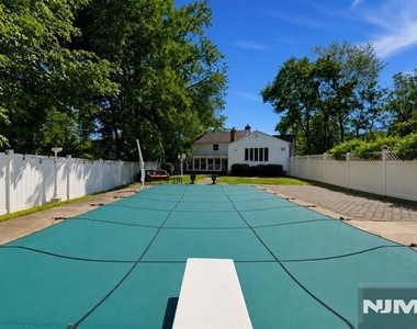 251 W Midland - Photo Thumbnail 3