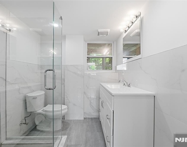251 W Midland - Photo Thumbnail 25