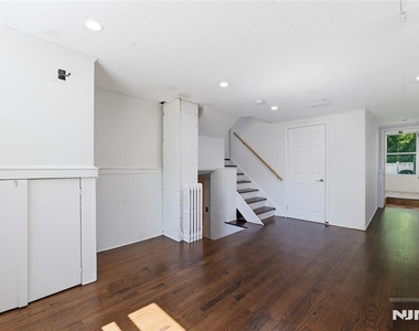 251 W Midland - Photo Thumbnail 24