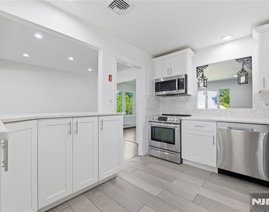 251 W Midland - Photo Thumbnail 13