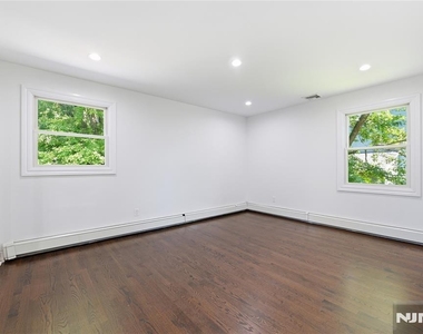 251 W Midland - Photo Thumbnail 19
