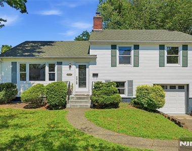 251 W Midland - Photo Thumbnail 5