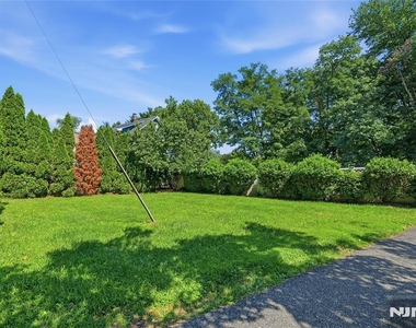 251 W Midland - Photo Thumbnail 7