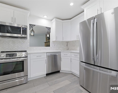 251 W Midland - Photo Thumbnail 14