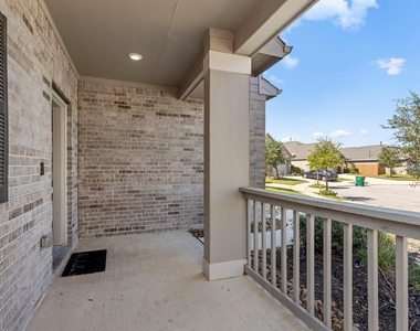 28068 Dove Chase Drive - Photo Thumbnail 3