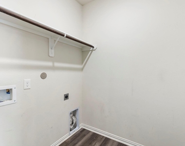 28068 Dove Chase Drive - Photo Thumbnail 9