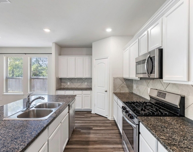 28068 Dove Chase Drive - Photo Thumbnail 14