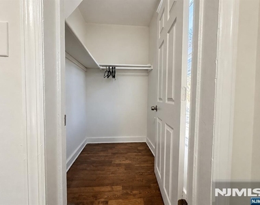 294 N Park - Photo Thumbnail 7