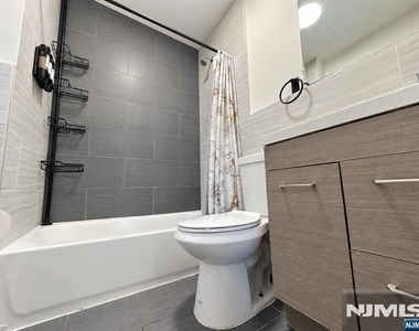 294 N Park - Photo Thumbnail 14