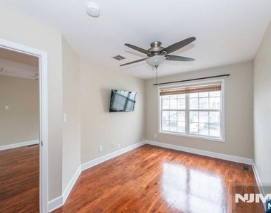 124 Stratford - Photo Thumbnail 19