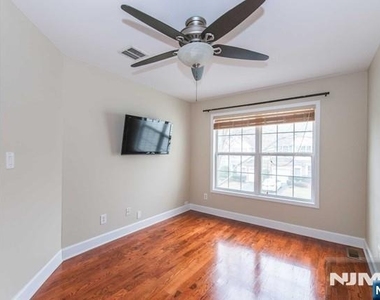 124 Stratford - Photo Thumbnail 20