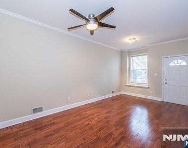 124 Stratford - Photo Thumbnail 4