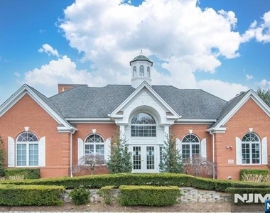 124 Stratford - Photo Thumbnail 24