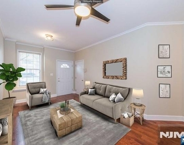 124 Stratford - Photo Thumbnail 2