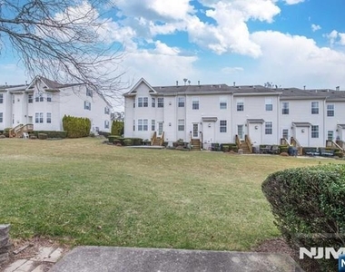 124 Stratford - Photo Thumbnail 22