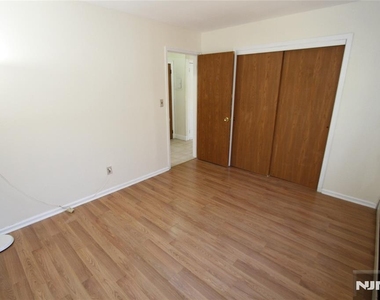 380 Lincoln - Photo Thumbnail 22