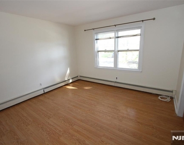 380 Lincoln - Photo Thumbnail 25