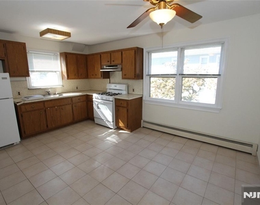 380 Lincoln - Photo Thumbnail 17