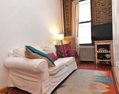 Ludlow Street - Photo Thumbnail 3