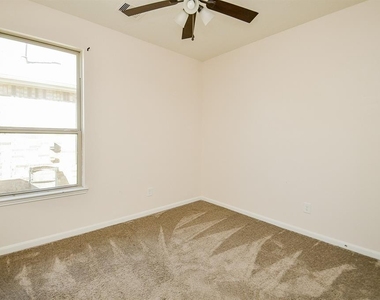 25410 Champion Ridge Court - Photo Thumbnail 11