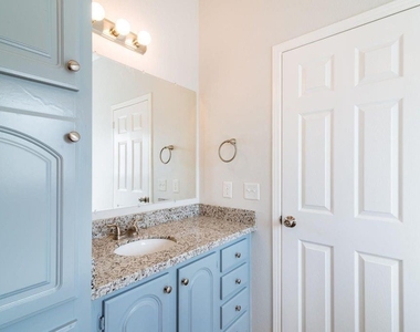 10115 Berrybriar Lane - Photo Thumbnail 6