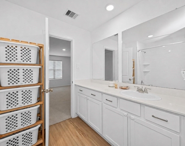 1511 Las Cuevas Drive - Photo Thumbnail 16