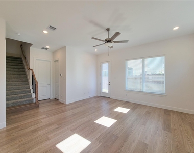 4204 Pleasing Breeze Drive - Photo Thumbnail 10