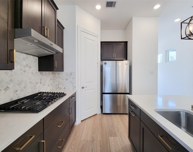 4204 Pleasing Breeze Drive - Photo Thumbnail 7