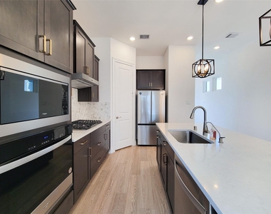 4204 Pleasing Breeze Drive - Photo Thumbnail 5