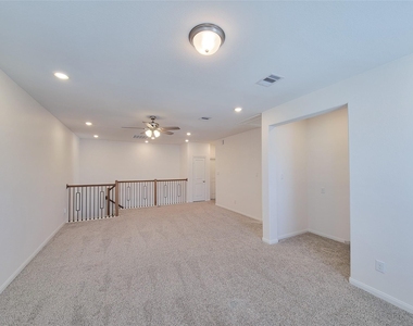 4204 Pleasing Breeze Drive - Photo Thumbnail 23