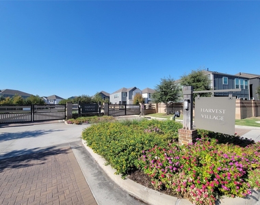 4204 Pleasing Breeze Drive - Photo Thumbnail 40