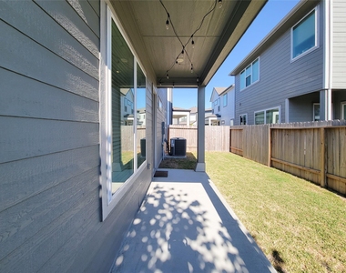 4204 Pleasing Breeze Drive - Photo Thumbnail 43