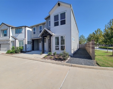 4204 Pleasing Breeze Drive - Photo Thumbnail 41
