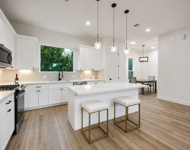 1034 Marcolin Street - Photo Thumbnail 7