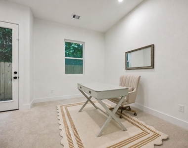 1034 Marcolin Street - Photo Thumbnail 2