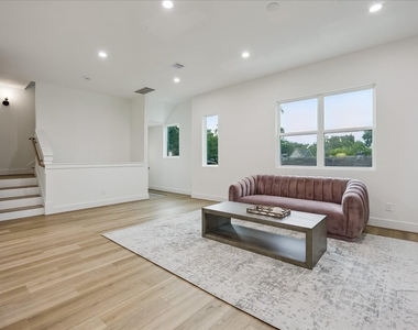 1034 Marcolin Street - Photo Thumbnail 13