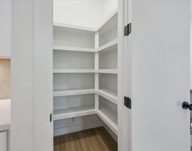 1034 Marcolin Street - Photo Thumbnail 10