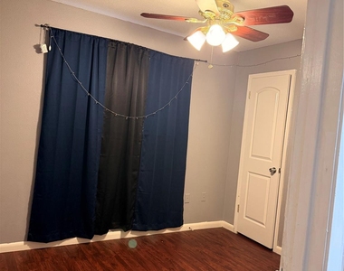 7618 Kellwood Drive - Photo Thumbnail 11