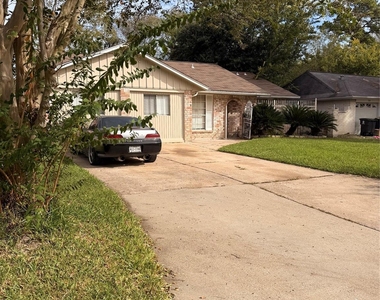 7618 Kellwood Drive - Photo Thumbnail 4