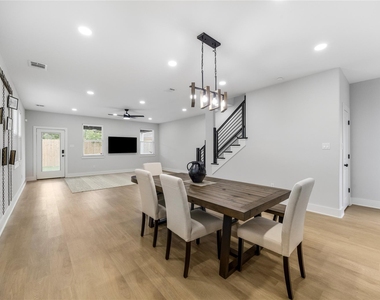 823 Enterprise Street - Photo Thumbnail 12