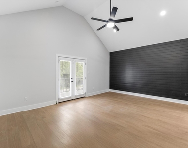 823 Enterprise Street - Photo Thumbnail 26