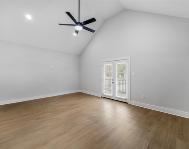 823 Enterprise Street - Photo Thumbnail 24