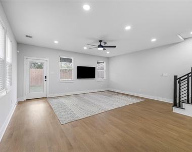 823 Enterprise Street - Photo Thumbnail 15