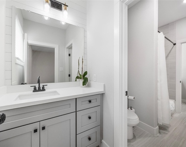 823 Enterprise Street - Photo Thumbnail 38