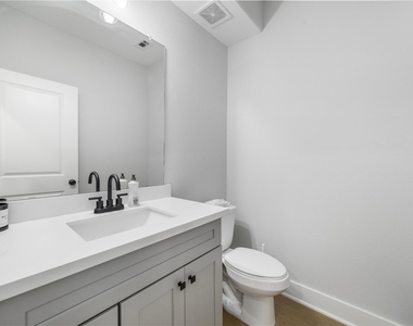 823 Enterprise Street - Photo Thumbnail 20