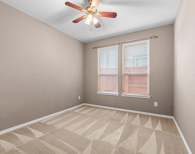 9312 Bauer Vista Drive - Photo Thumbnail 3