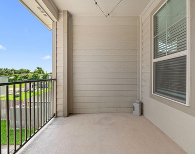 9312 Bauer Vista Drive - Photo Thumbnail 17