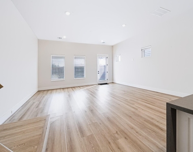 5632 Bertellis Lane - Photo Thumbnail 9