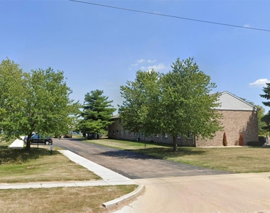 301 School Avenue - Photo Thumbnail 4